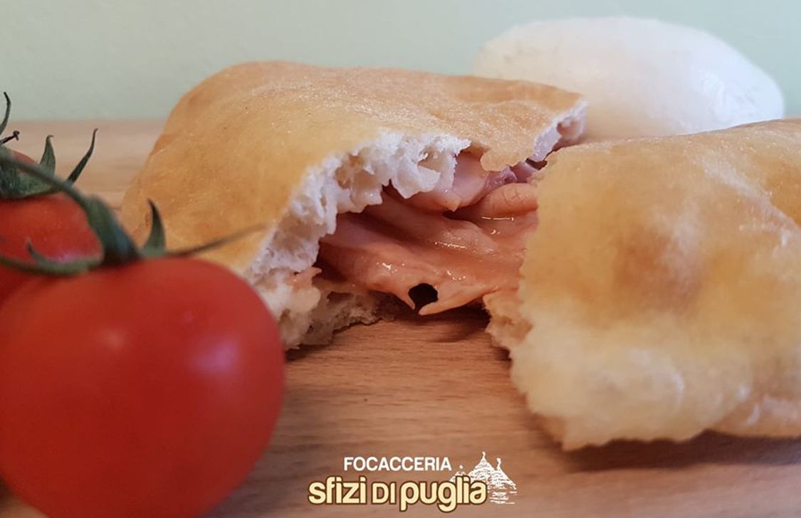 Sfizi di Puglia - Panzerotto Sfizi di Puglia - Panzerotto