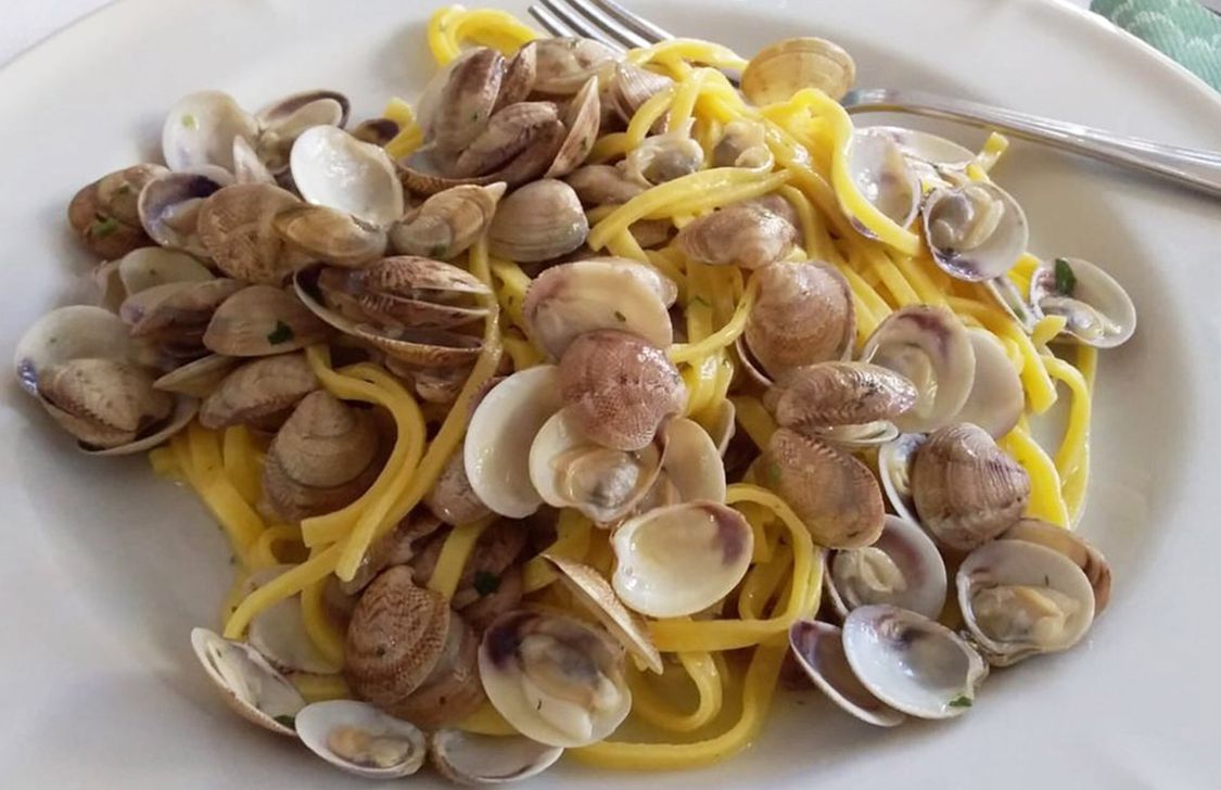 Delfino - Tagliolini Vongole Delfino - Tagliolini Vongole