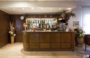 maxim-bar