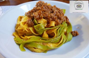 Agriturismo Rio Manzolo - Tagliatelle Bicolore al Ragù
