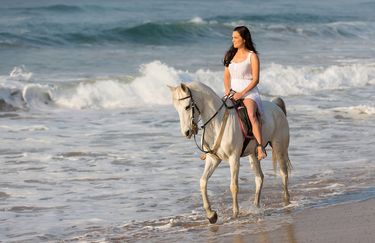 Aloha Beach passeggiata a cavallo
