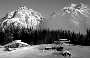 rifugio-cadore-esterno-neve