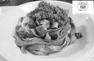 Agriturismo Rio Manzolo - Tagliatelle Bicolore al Ragù